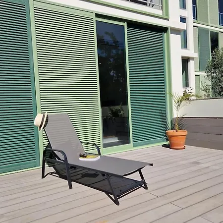 Upscale, Spacious & Peacefull 3-bedroom فونشال