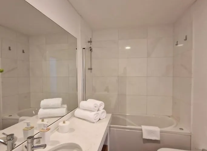 Upscale, Spacious & Peacefull 3-bedroom דירה