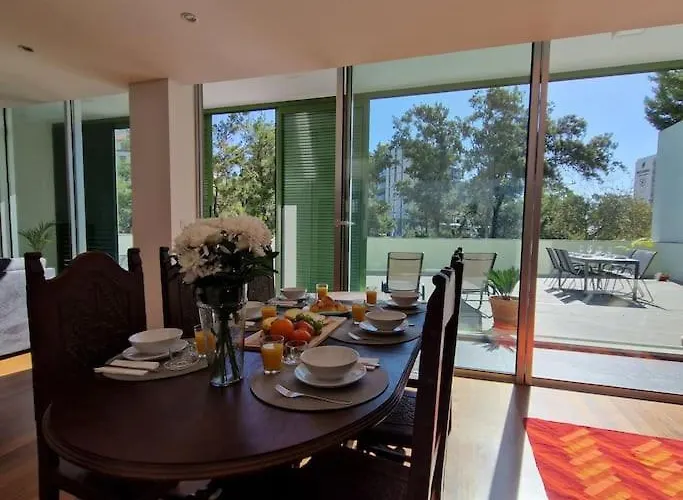 Upscale, Spacious & Peacefull 3-bedroom פונשל